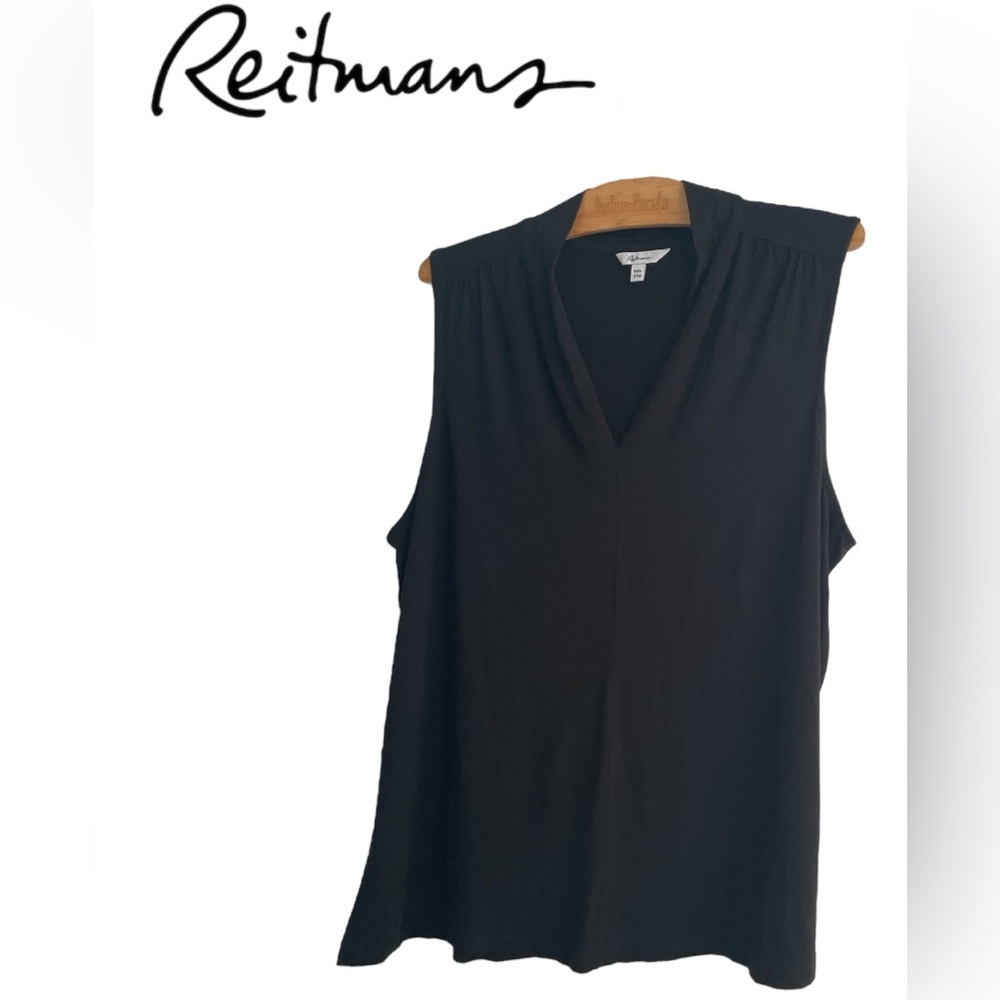 🌈Reitmans Black V-Neck Tank Top